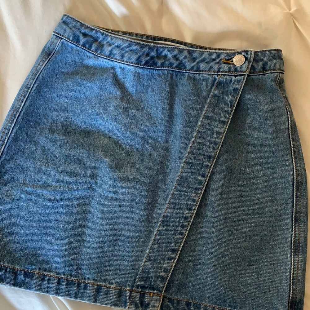 Wrap button denim skirt
